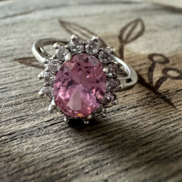 Elegant Pink and Silver Ring - Picture 1 of 7